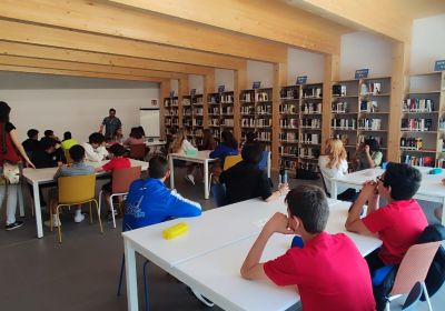 1º ESO A y 1º ESO PAI visitan la biblioteca de Grañén